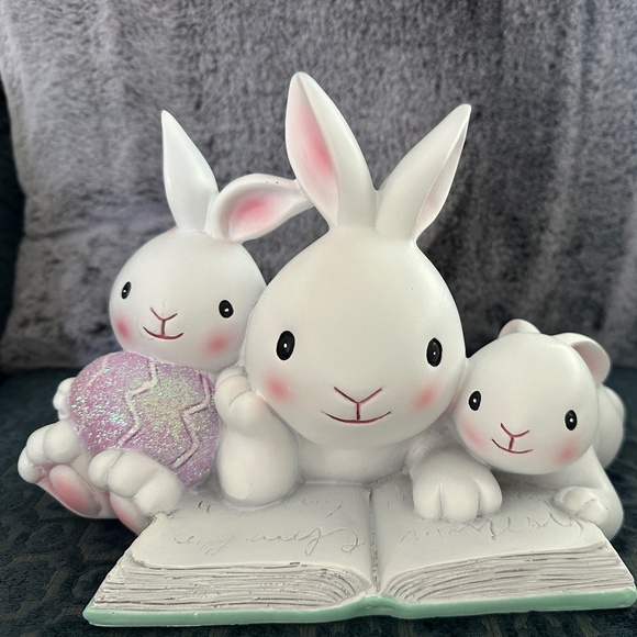 NWT " Cottontail Lane" Three Bunnies Decor - Picture 7 of 8